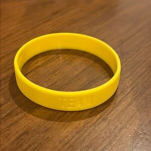 Nike Baller ID Band Wristband new out of package adult size Yellow = Team